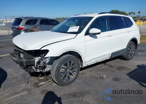 2020 Volkswagen Tiguan 2.0T Se/2.0T Se R-Line Black/2.0T Sel z USA, uszkodzony, nr VIN 3VV3B7AX4LM018256